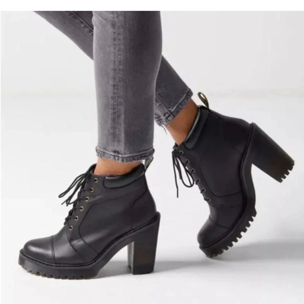 Dr. (Doc) Martens Black Leather Boots Averil size 6